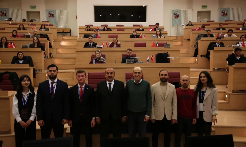 Genç Diplomatlar Atatürk Üniversitesi'nde AB Gündemini Tartıştı