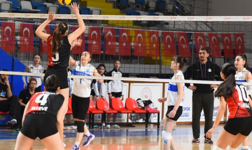 Genç Sultanlar Parkede Fırtına Gibi Esti: 3-0