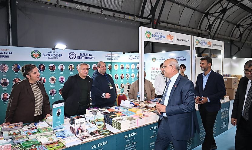 'Gördüğüm En Güzel Fuar Burası!' Malatya Kitap Fuarı'na Övgü Yağdı