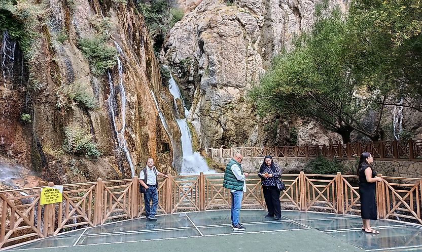 Günpınar Şelalesi'nde Sonbahar Hareketliliği