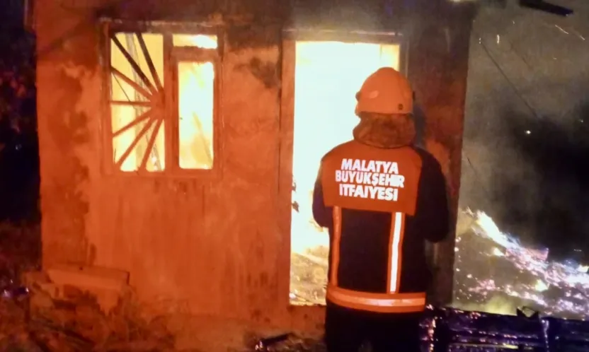 Hekimhan'da Baraka Yangını Korkuttu