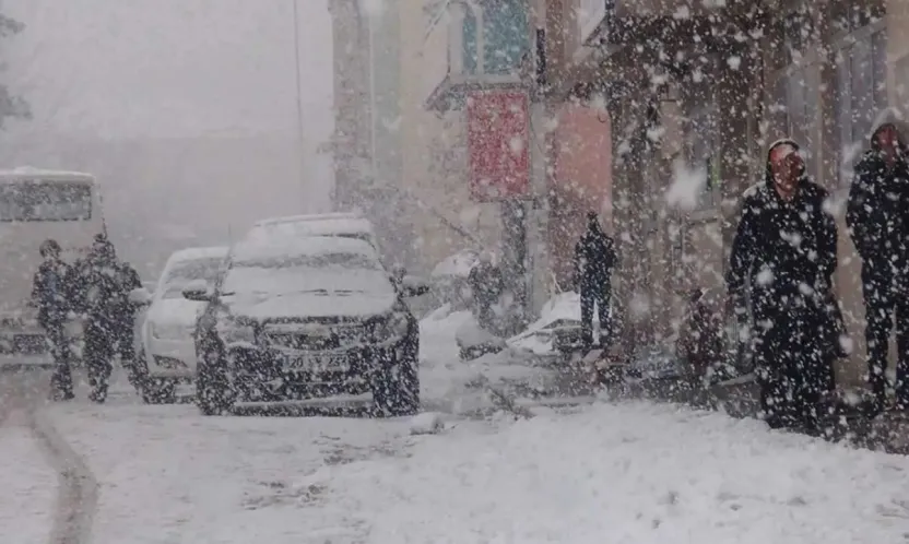 İçişleri Bakanlığı'ndan Kuvvetli Kar Yağışı Uyarısı