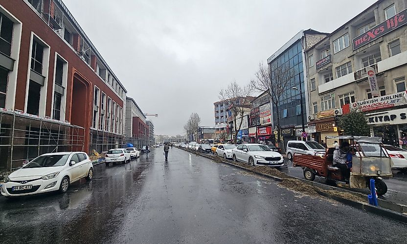 İnönü Caddesi-Fuzuli Caddesi Güzergahında Kavşak Çalışması Başlıyor