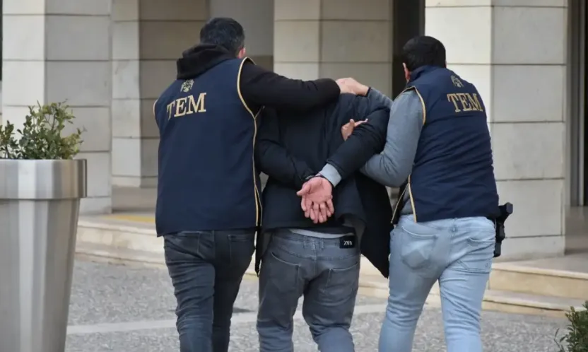 İstanbul'da anne ve iki çocuğun şüpheli ölümünde 3 gözaltı