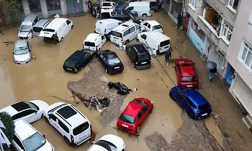 İstanbul'daki sel felaketinde kayıp olarak aranan kişinin cansız bedenine ulaşıldı