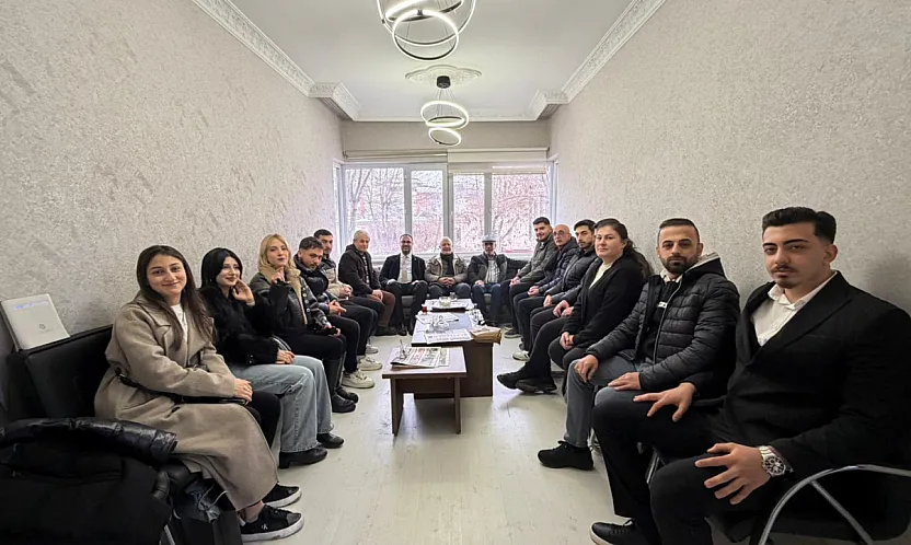 İYİ Parti'den Gençlere Vurgu: 'Gençler Karar Mekanizmalarının Merkezinde Olacak'