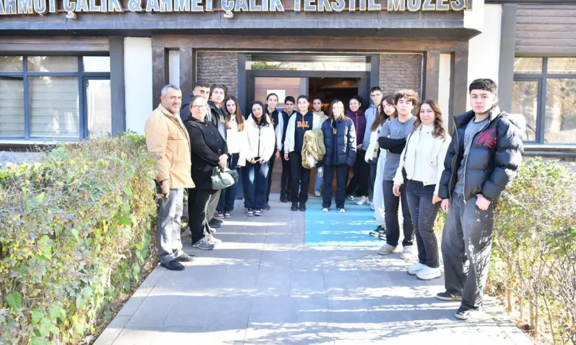 'İyilik Elçisi' Projesi Gençlere Yardımlaşma ve Tarih Bilinci Aşılıyor