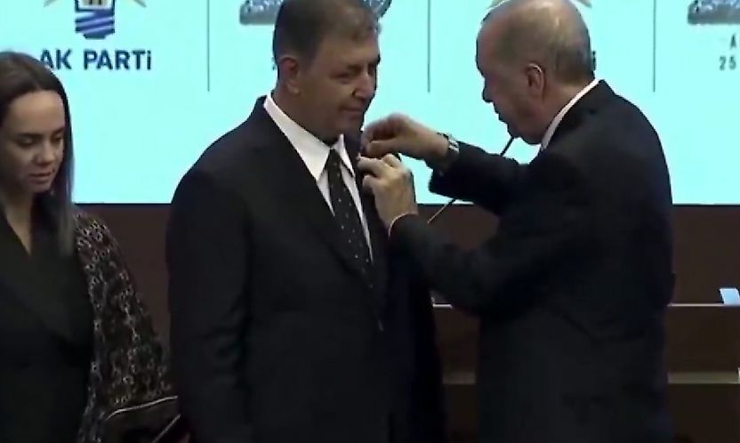 İzmir Büyükşehir Belediye Başkanı Cemil Tugay AK Parti'ye katıldı