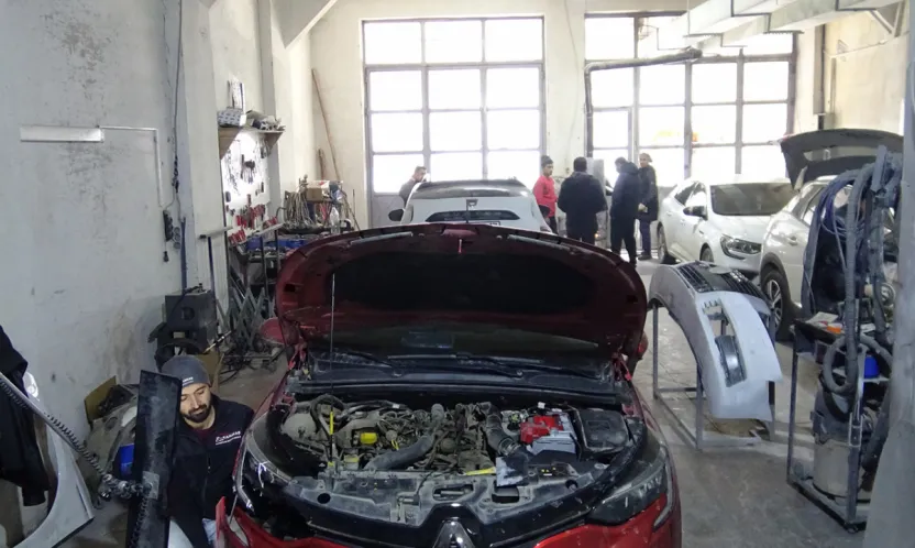 Kaportacılarda yağış mesaisi: talepler katlandı