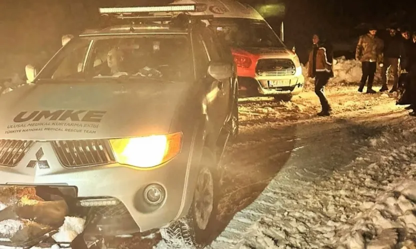 Kar ve Tipiyle Yarışan UMKE: Pütürge'de İki Hastaya Gece Yarısı Müdahalesi