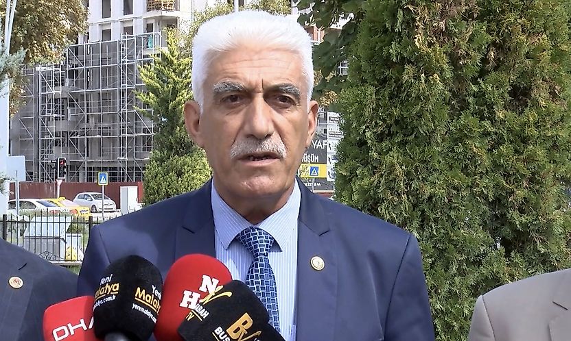 Kayısı Üreticisi Zor Günler Geçiriyor: 'Ürünümüzü Satamıyoruz'