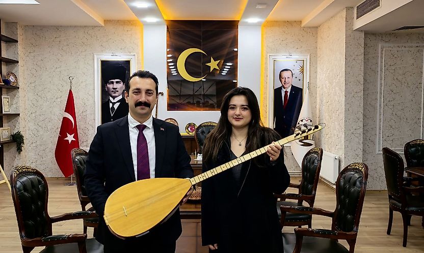 Kaymakam Günlü'den Üniversiteyi Kazanan Öğrenciye Anlamlı Destek!