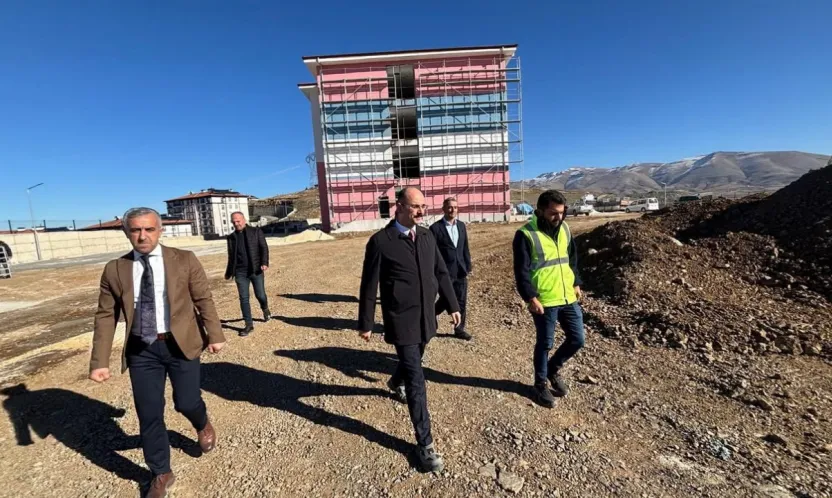 Kaymakam Sungur TOKİ'deki okul inşaatlarını inceledi