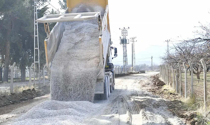 Kırsal Mahallelerde Yol Kalitesi Artıyor