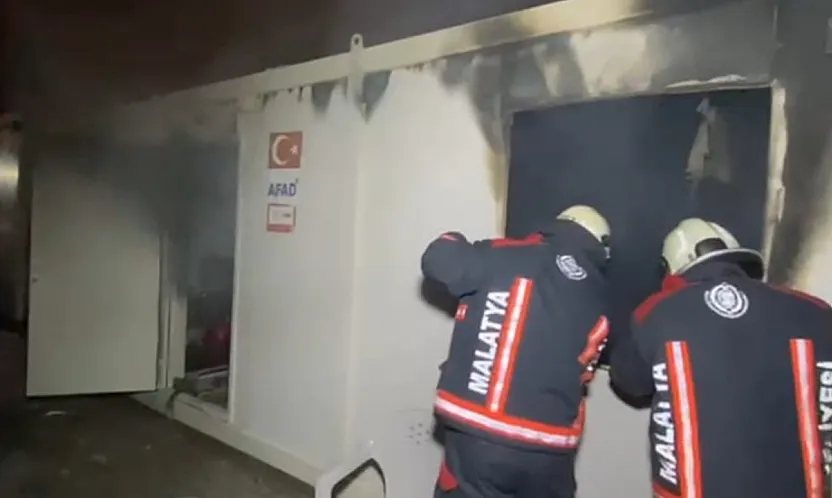 Konteyner Kentte Akşam Saatlerinde Yangın Paniği