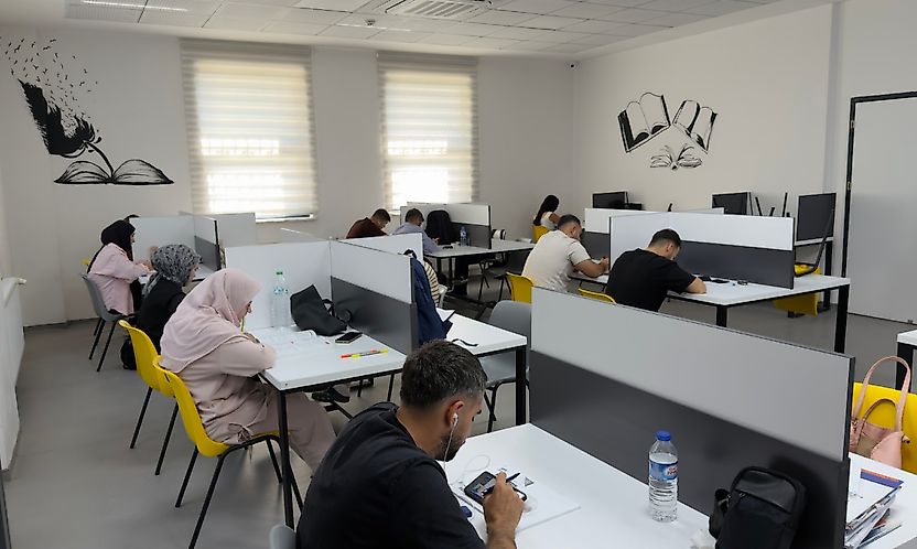 KPSS'ye Hazırlanan Öğrencilerin Tercihi Ahmet Kekeç Semt Kütüphanesi