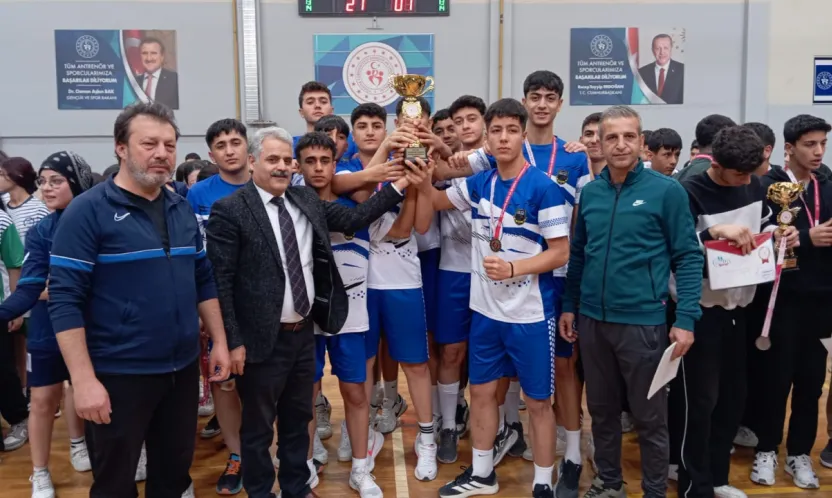 Liselerarası Hentbol İl Birinciliği Sona Erdi: Şampiyonluk Spor Lisesi'nin