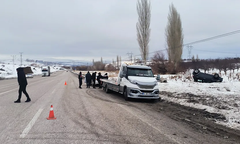 Malatya-Adıyaman Yolunda İlginç Kaza: Kuşlara Çarpmamak İsteyen Sürücü Takla Attı
