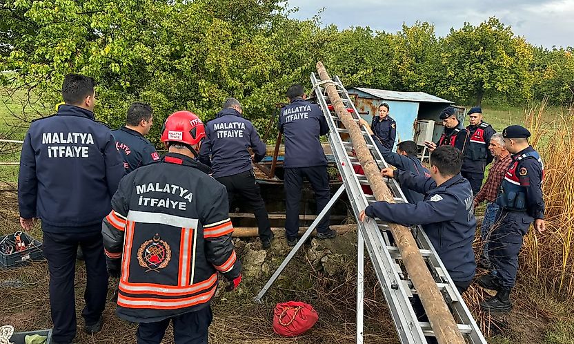 Malatya'da 30 Metrelik Kuyuda Can Pazarı! Genç Kız Kurtarıldı