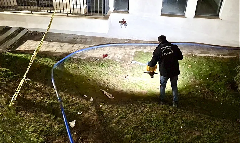 Malatya'da Balkon Faciası: Genç Kız Yoğun Bakımda