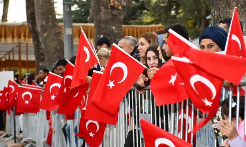 Malatya'da Cumhuriyet'in 102. Yılı Yağmura Rağmen Coşkuyla Kutlandı