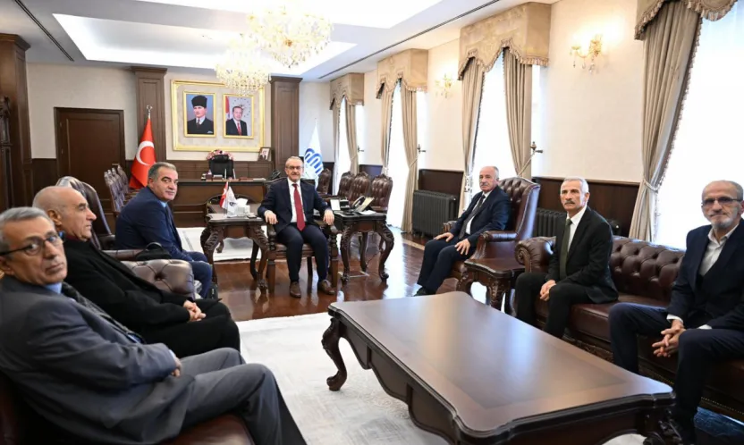 Malatya'da Emeklilerden Vali Yavuz'a Çıkarma: 'Valimiz Kent İçin Bir Şans'