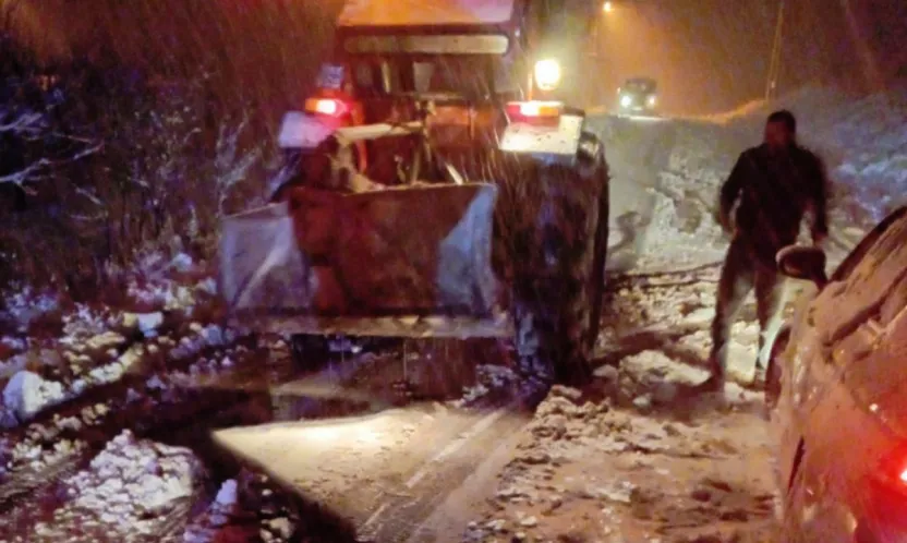 Malatya'da kar yağışı nedeniyle mahsur kalan vatandaşlar kurtarıldı