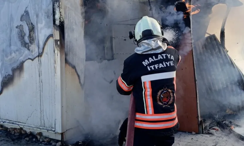 Malatya'da Konteyner Yangını Maddi Hasara Yol Açtı