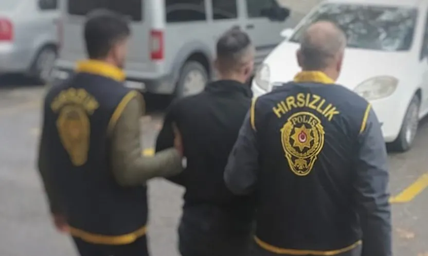 Malatya'da Kuyumcu Soygunu Girişimi Kameralara Takıldı