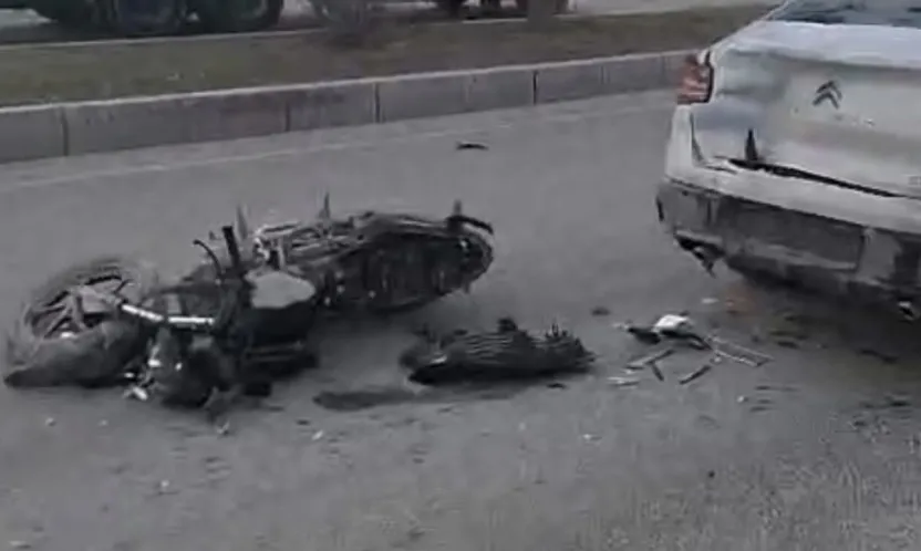 Malatya'da Otomobil ile Motosiklet Çarpıştı: 1 Yaralı