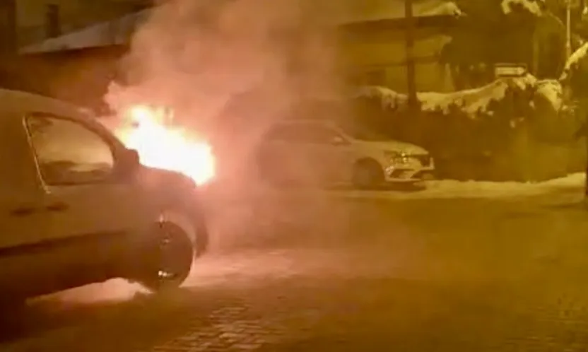 Malatya'da Park Halindeki Araç Yandı: Kısa Süreli Panik