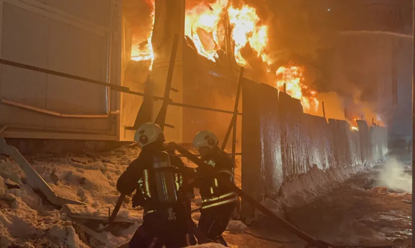 Malatya'da Rezerv Alanında Büyük Yangın: Konteynerler Küle Döndü