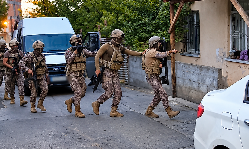 Malatya'da şafak operasyonu: 13 şüpheliden 9'u tutuklandı