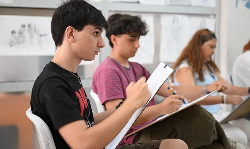 Malatya'da Sanat Eğitiminin Gurur Tablosu: 32 Kursiyer Hedefine Ulaştı