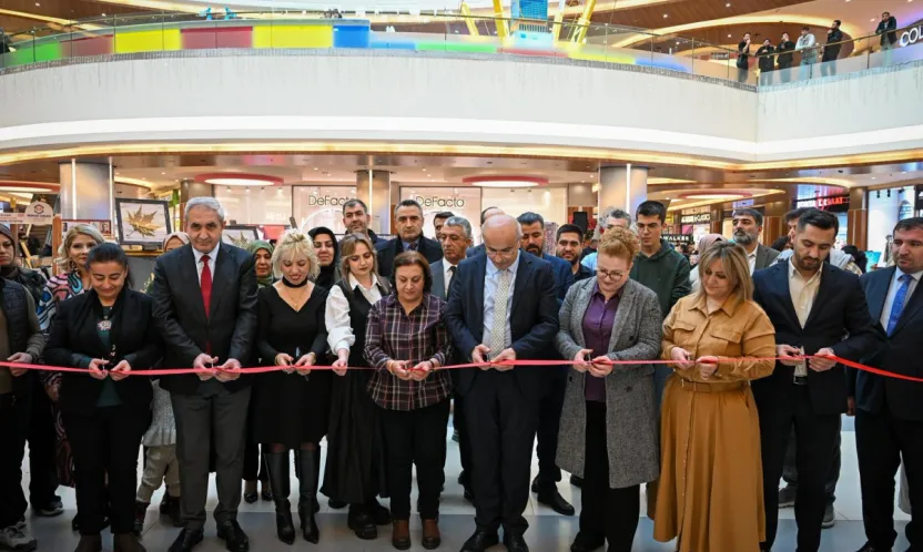 Malatya'da Sanatın Hasadı Alındı: MABESEM Yıl Sonu Sergisi Açıldı