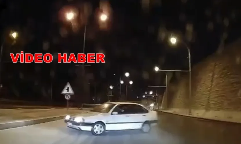 Malatya'da Trafikte Dehşet Anları: Buzlanmada Kontrolden Çıkan Araç Kamerada