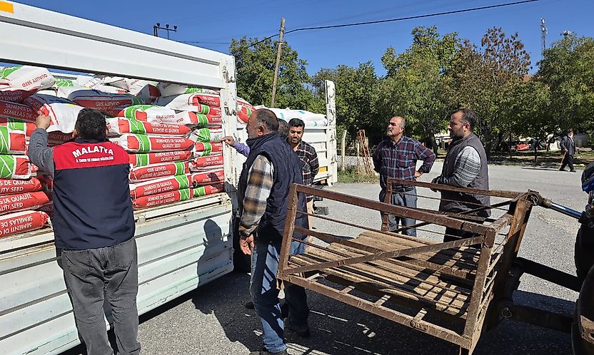 Malatya'da Üreticilere 30 Ton Yem Bitkisi Tohumu Desteği