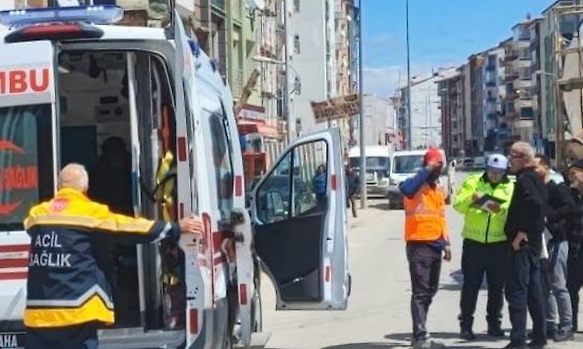 Malatya'da Yolun Karşısına Geçmek İsteyen Yayaya Otomobil Çarptı