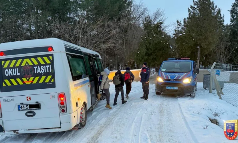 Malatya İl Jandarma Komutanlığı'ndan Okul Servis Araçlarına Sıkı Denetim