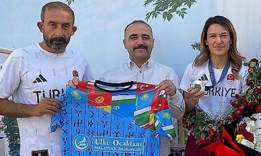Malatya'nın Gururu Hatice Akbaş'a Şengönül'den Tebrik