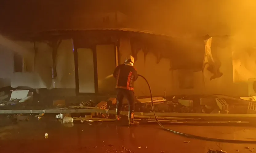 Malatya Orduzu'daki Şantiye Alanında Yangın: Ekipler Alevleri Kontrol Altına Aldı