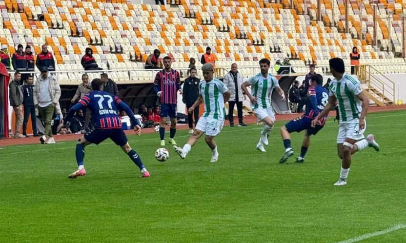 Malatya Yeşilyurtspor 9 Kişi Kalan Rakibini 1-0 Mağlup Etti