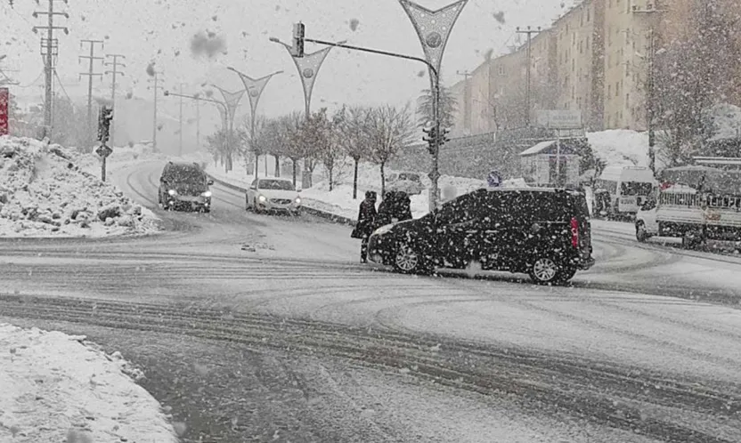 Meteoroloji'den kar, sağanak ve kuvvetli rüzgâr uyarısı