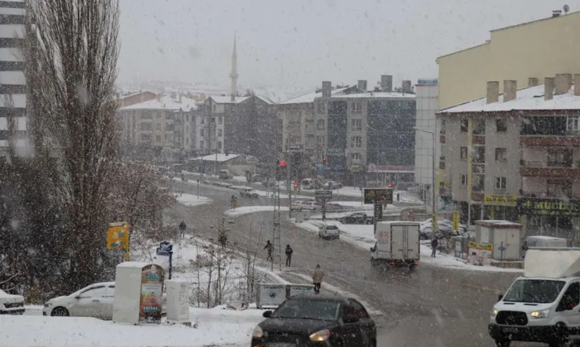 Meteoroloji'den kuvvetli sağanak ve kar uyarısı