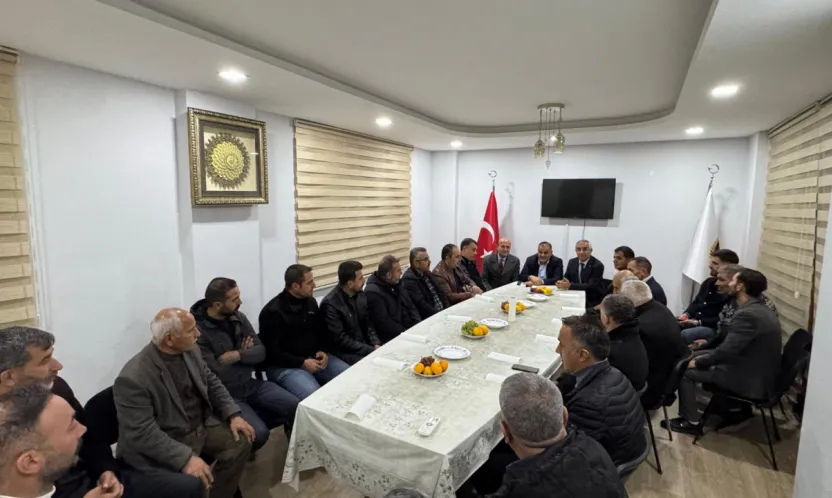 MHP'den Gazi Mahallesi'ne Çıkarma: 'Hayırlı Günler Komşum' Ziyaretleri Devam Ediyor