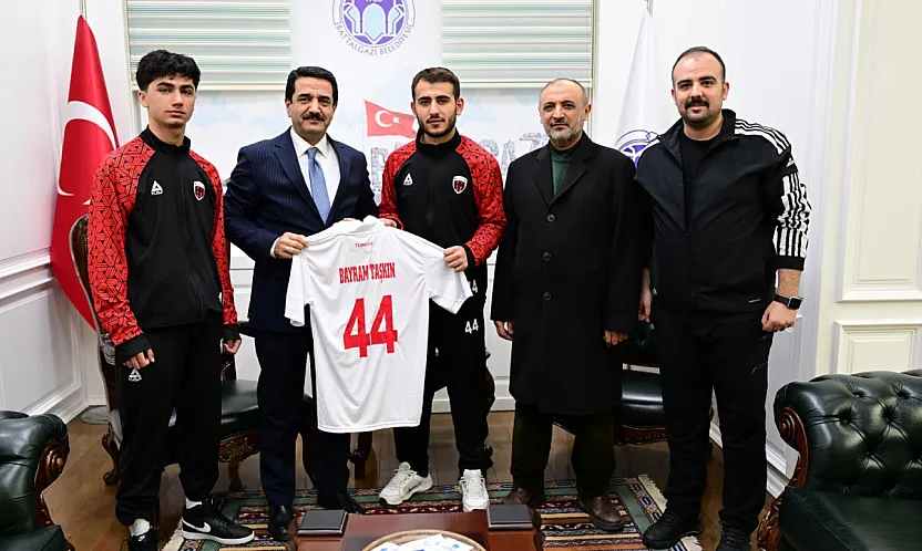 Milli Sporculardan Başkan Taşkın'a Ziyaret