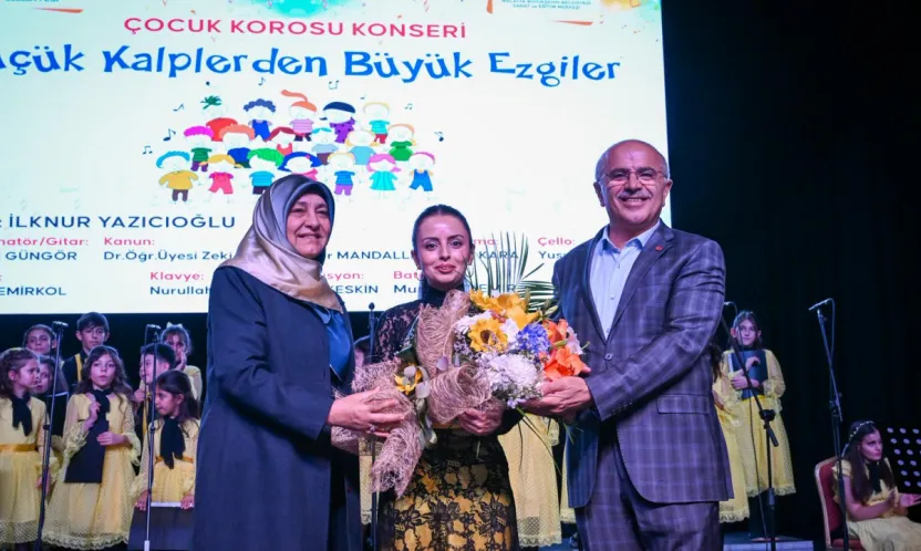 Minik Yetenekler Sahneyi Şenlendirdi: Malatya Çocuk Korosu Alkış Aldı
