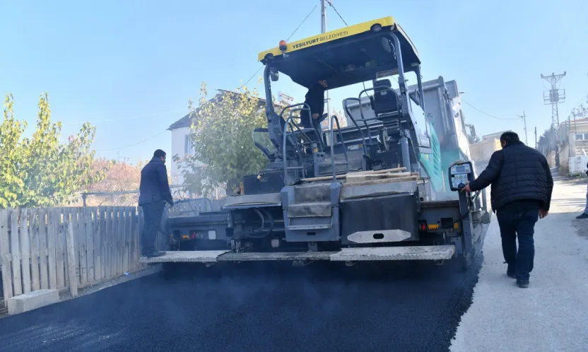 Modern ve Dayanıklı Malzemelerle Yollar Yenileniyor