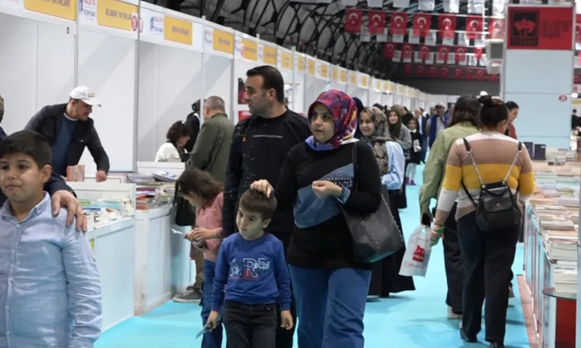 Öğrenciler, Yazarlar ve Kitapseverler Malatya Fuarında Bir Araya Geldi