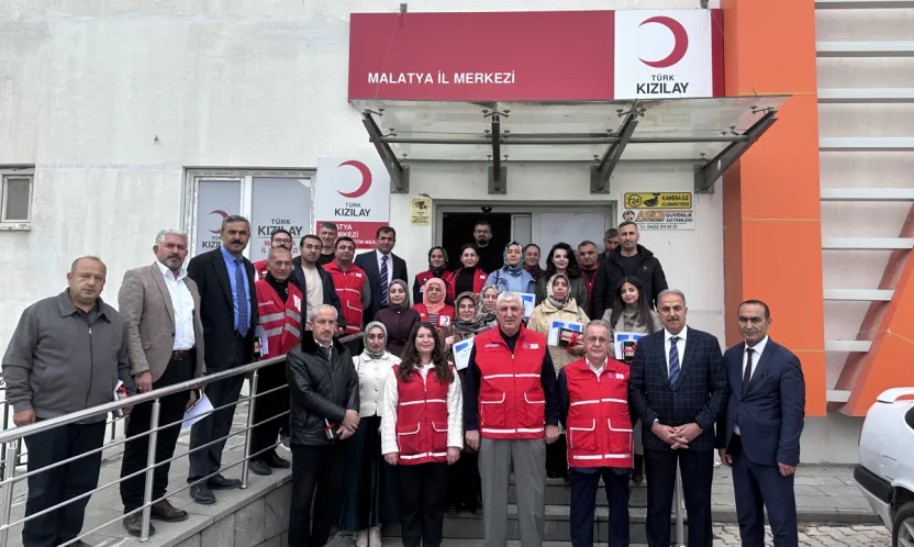 Öğretmenler Günü Öncesi Kızılay'dan Vefa ve Teşekkür Etkinliği